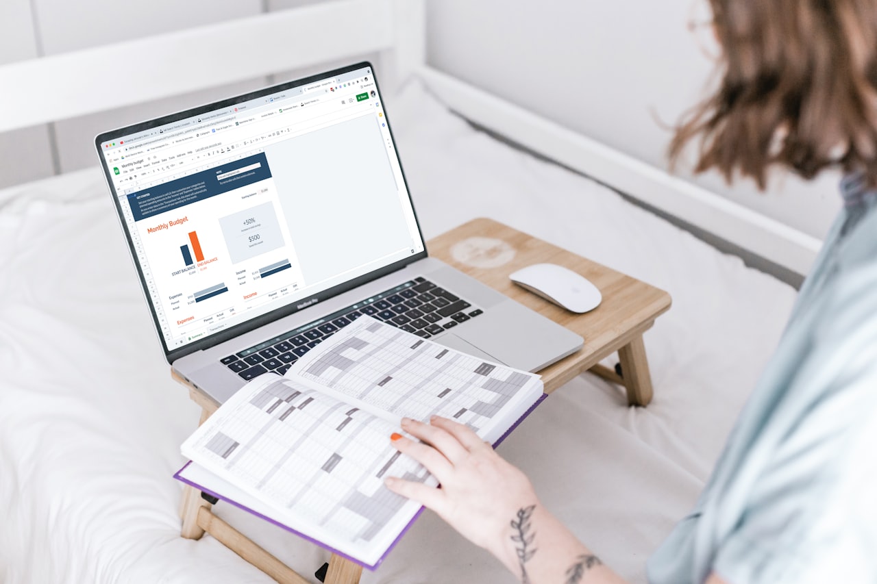 Pourquoi faire confiance à JMC Paie ?
Accompagnement personnalisé et proximité : Un suivi sur mesure pour une gestion de paie en toute confiance.
Conformité garantie et expertise sectorielle : Une paie toujours en règle, adaptée à votre domaine d’activité.
Optimisation de votre temps : Libérez vous des contraintes de la gestion de paie.